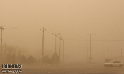 طوفان شن در مسیرهای منتهی به زاهدان و ایرانشهر