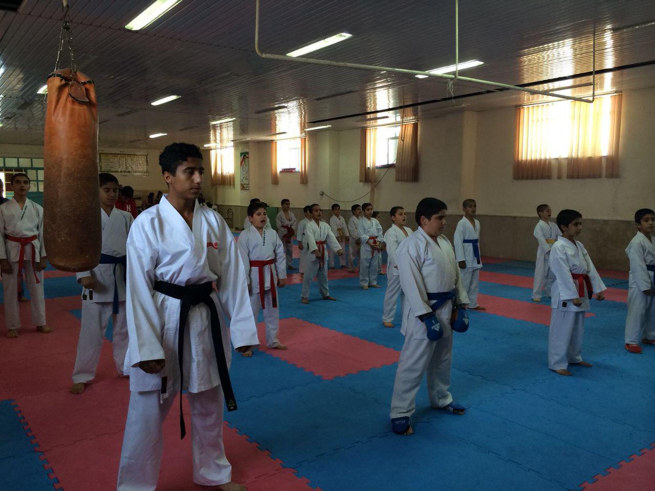 مسابقات کاراته پسران قهرمانی شهرستان کهگیلویه