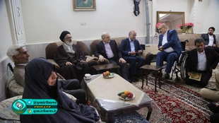 حضور در منزل دو خانواده معظم شهید