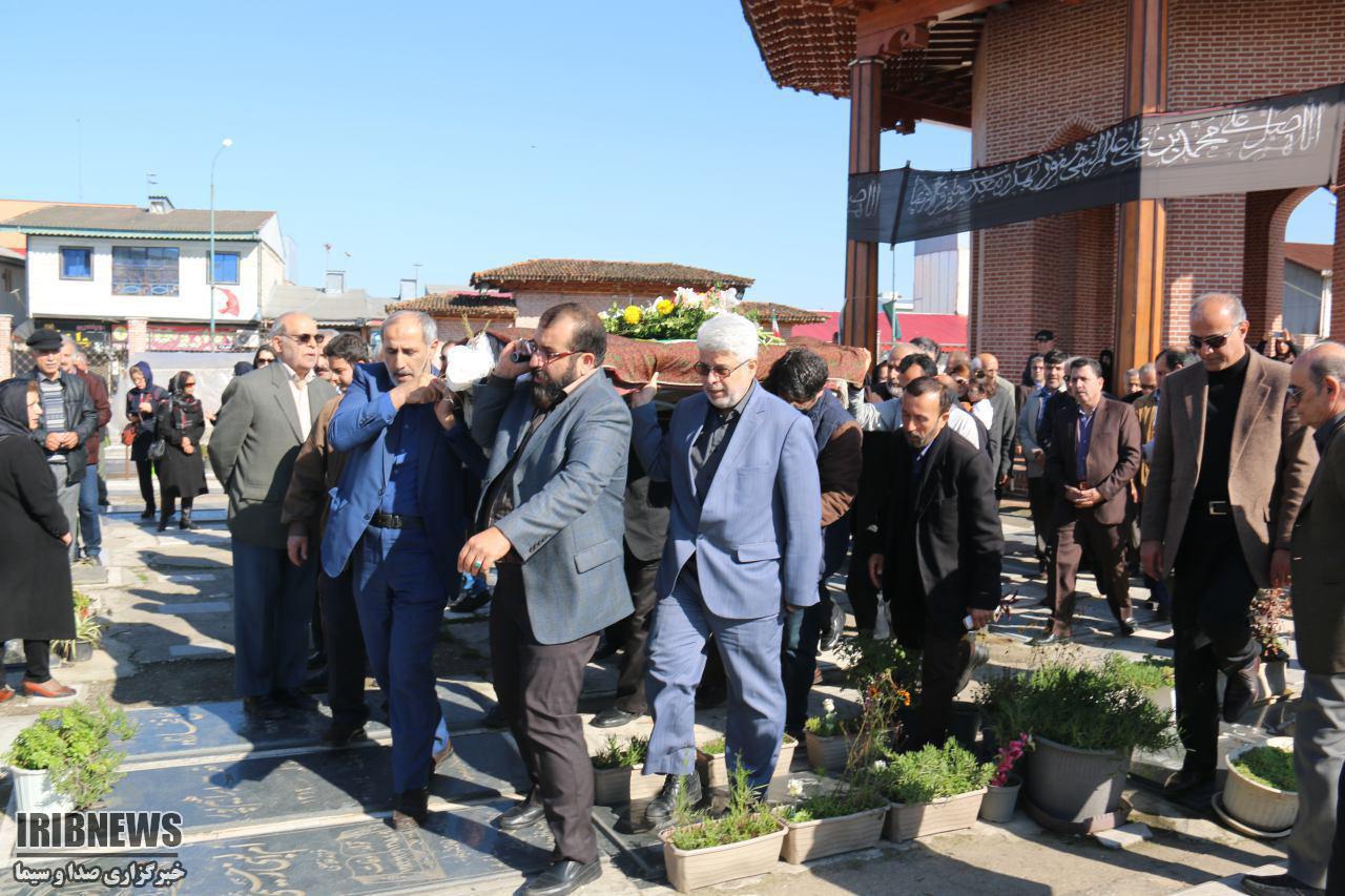 تشییع پیکر پژوهشگر و محقق برجسته گیلان تشییع پیکر پژوهشگر و محقق برجسته گیلان