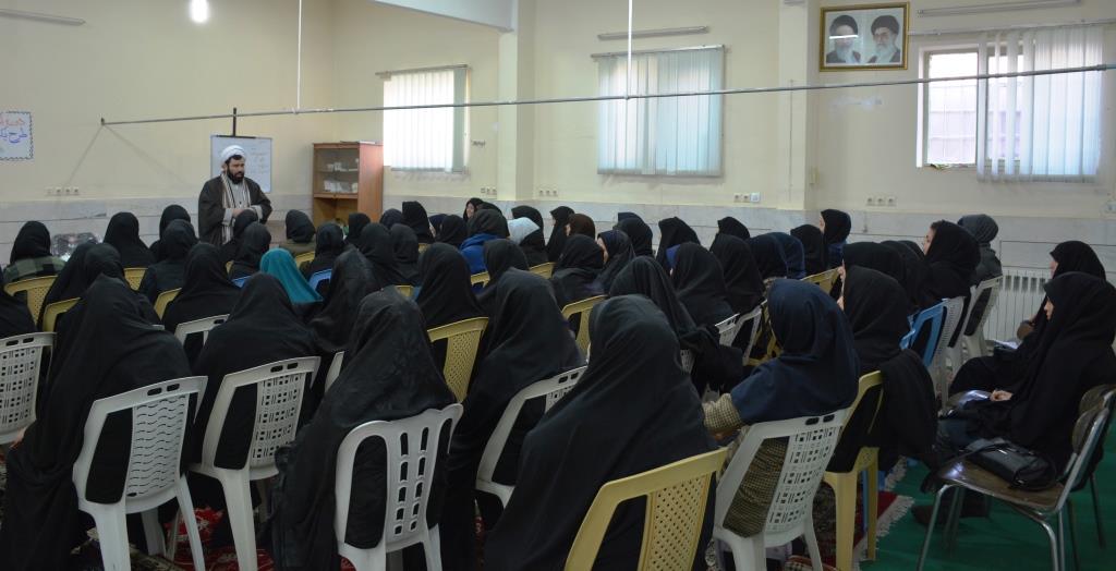 اجرای طرح آموزش عملی نماز ویژه سواد آموزان استان
