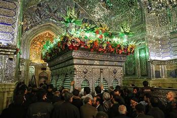 حرم مطهرشاهچراغ در شب میلاد حضرت فاطمه (س) نور باران شد///بعداز ظهر منتشر شود خانم پور حسین