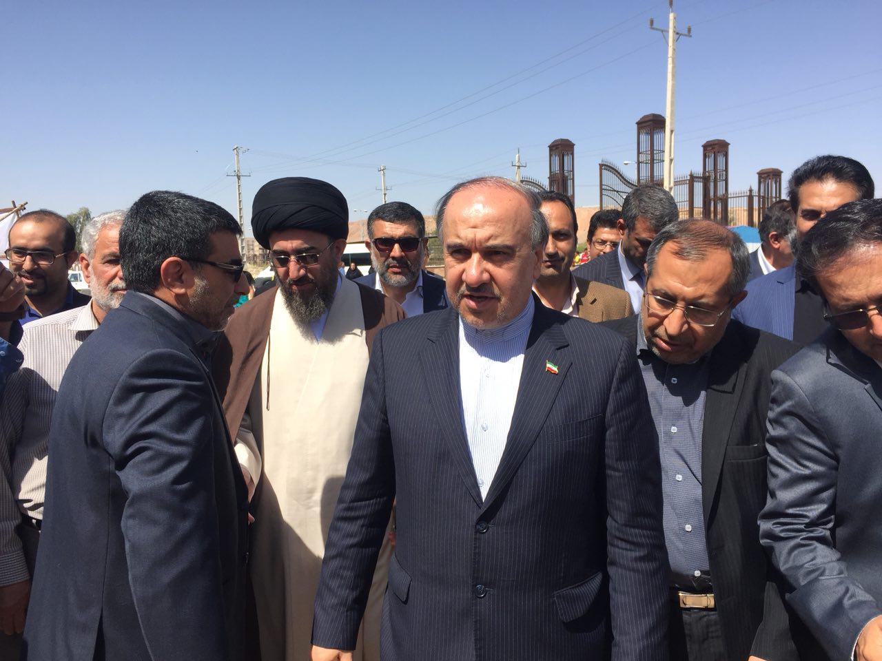 بازدید وزیر ورزش از ورزشگاه خیر ساز لار