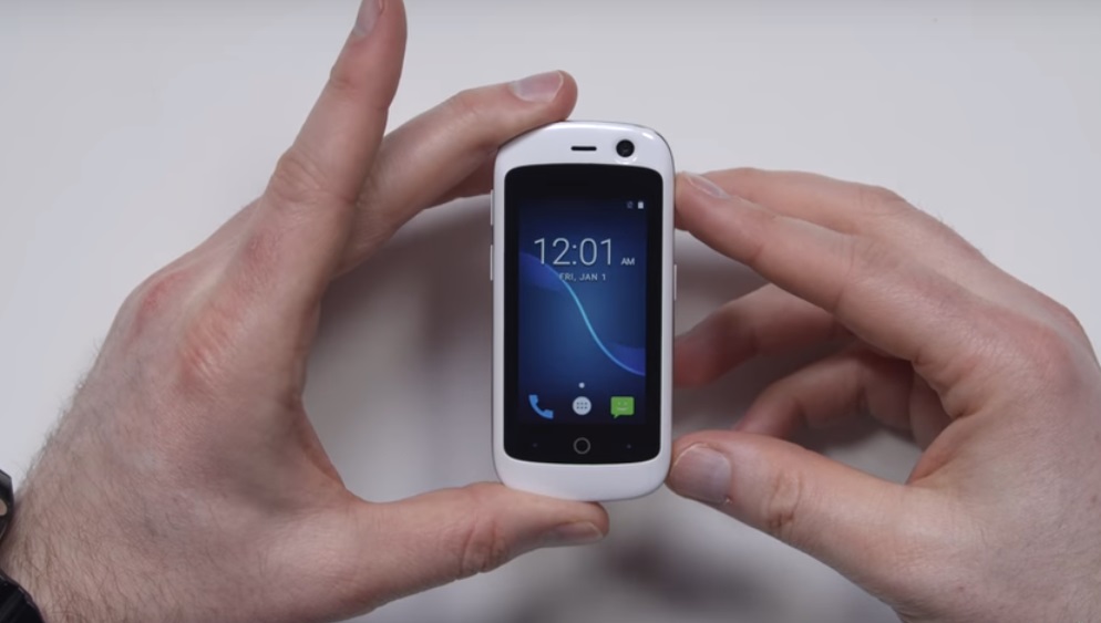 کوچکترین موبایل« 4 جی» دنیا به بازار می آید