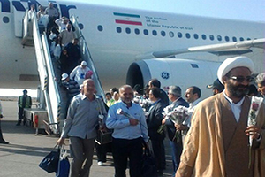 اولین بازگشت حجاج ایرانی به فرودگاه شهید بهشتی اصفهان اولین بازگشت حجاج ایرانی به فرودگاه شهید بهشتی اصفهان
