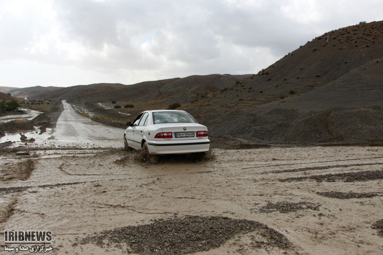 جاری شدن سیلاب در مناطقی از شیروان