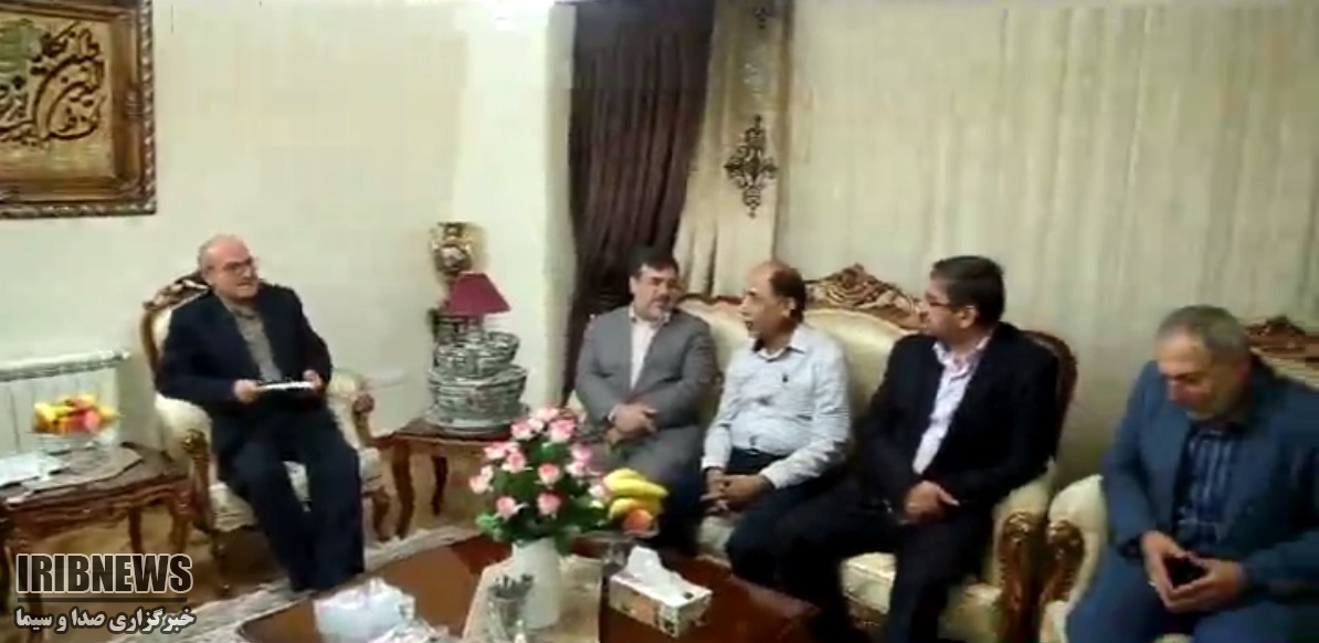 دیدار استاندار با سه خانواده آزاده دیدار استاندار با سه خانواده آزاده