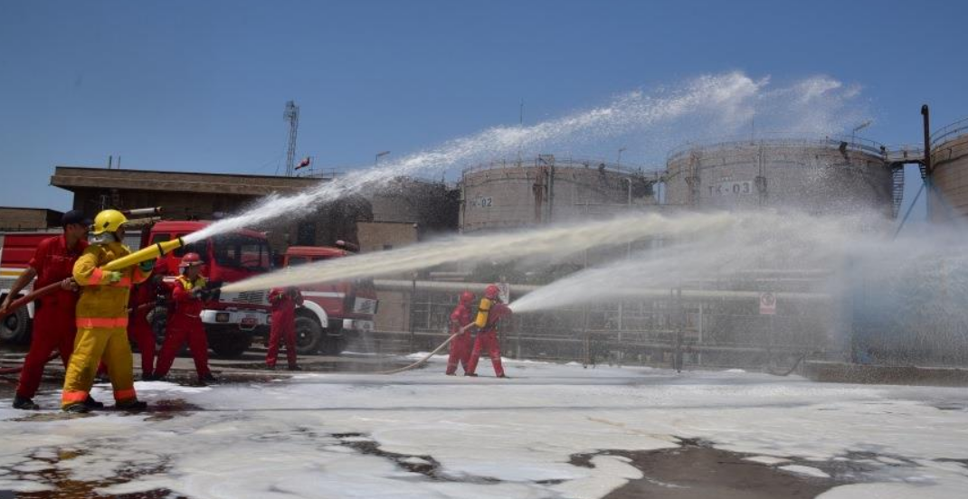 برگزاری مانور اطفای حریق در مجتمع بندری امام خمینی