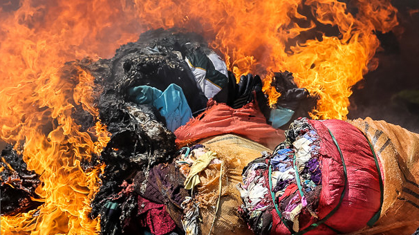معدوم سازی ۶ تن کالای قاچاق در کرمانشاه معدوم سازی ۶ تن کالای قاچاق در کرمانشاه