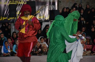 اجرای گروه تعزیه «علمداران کربلا» در سوق