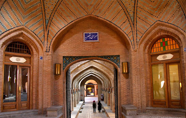 همراه با یک تورگردشگری درپایتخت حکومت صفویان، قزوین