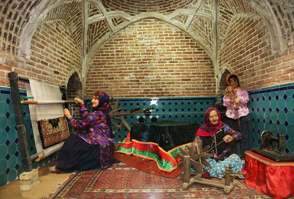 همراه با یک تورگردشگری درپایتخت حکومت صفویان، قزوین