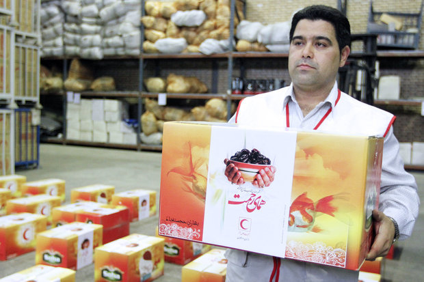 توزیع 250 سبدغذایی و غذای گرم بین نیازمندان