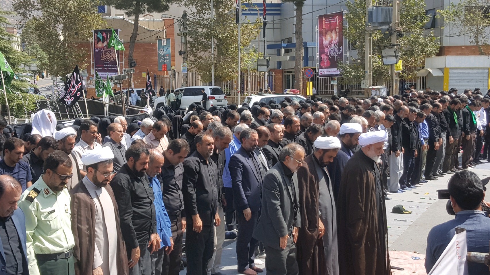 نمازی به صفا و خلوص شهیدان دشت کربلا+فیلم