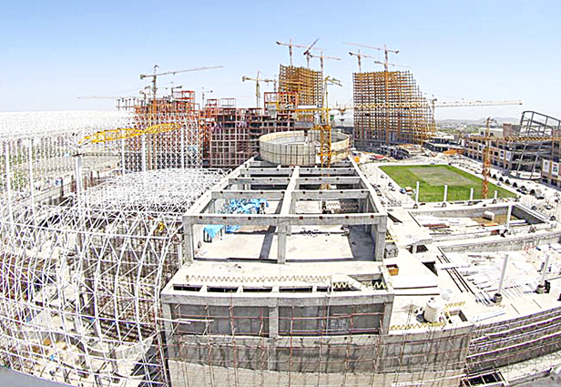 حکایتی از ستون های شکستنی شهر رویایی حکایتی از ستون های شکستنی شهر رویایی