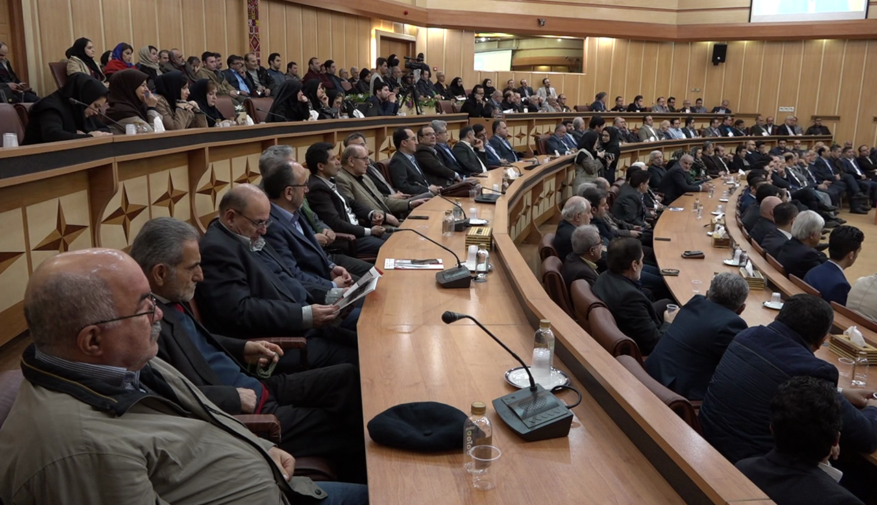 تقدیر از صادرکنندگان نمونه گیلان تقدیر از صادرکنندگان نمونه گیلان