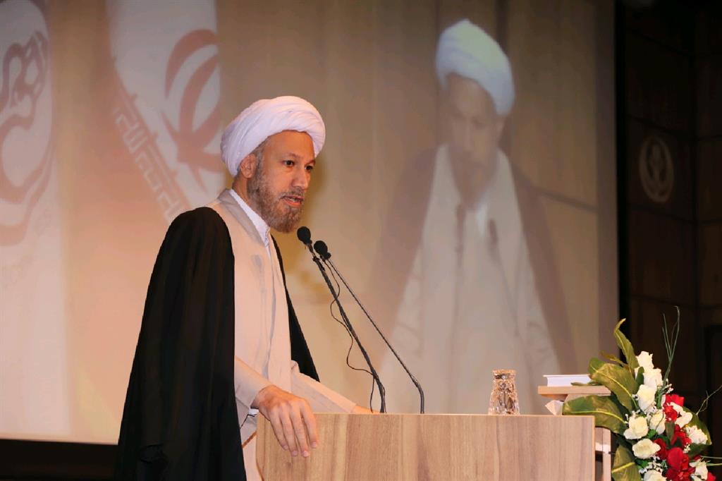 تلاش برای تحقق سیاستهای ابلاغی مقام معظم رهبری در حوزه سلامت تلاش برای تحقق سیاستهای ابلاغی مقام معظم رهبری در حوزه سلامت