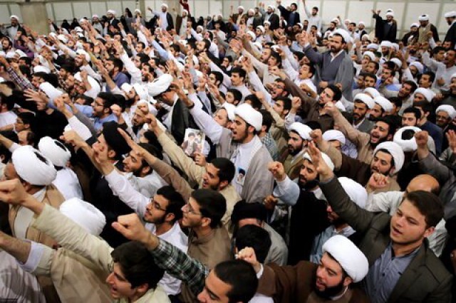 حمایت استادان و طلاب حوزه علمیه قم از تحریم شدگان شورای نگهبان