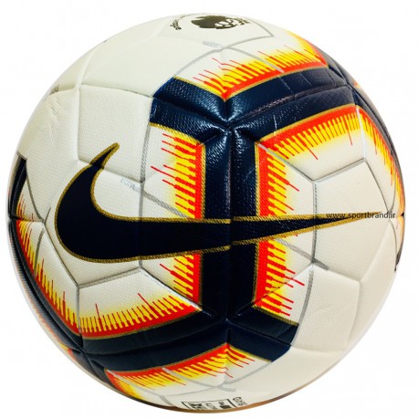 آینده سازان فوتبال بانوان پا به توپ شدند