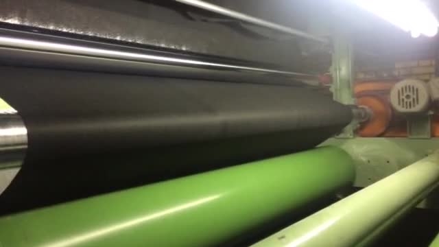 بزرگترین واحد تولید چرم مصنوعی ایران