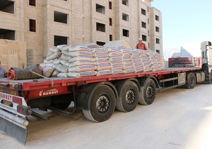 توزیع ۲۲ تریلر سیمان رایگان در مناطق سیل زده توزیع ۲۲ تریلر سیمان رایگان در مناطق سیل زده