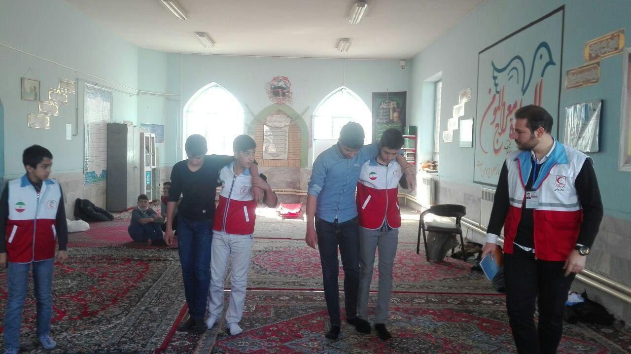 بیش از یک هزار دانش آموز قوچانی برای روزهای سخت  آماده می شوند