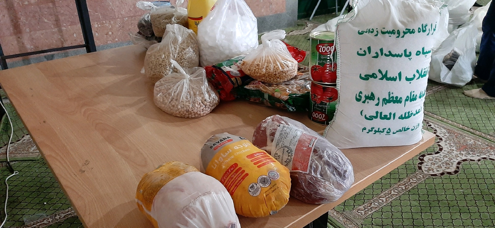 توزیع بسته های حمایتی در میان خانواده های آسیب پذیر جغتای