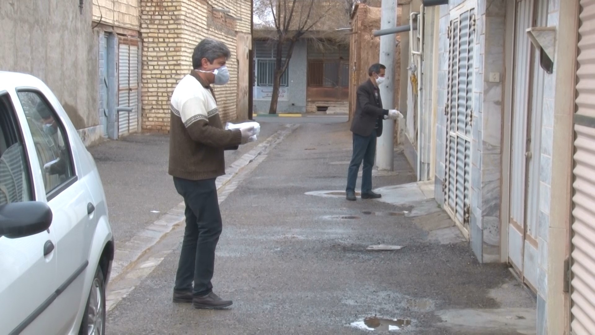 توزیع 100 بسته سلامت بین سالمندان میمه توزیع 100 بسته سلامت بین سالمندان میمه