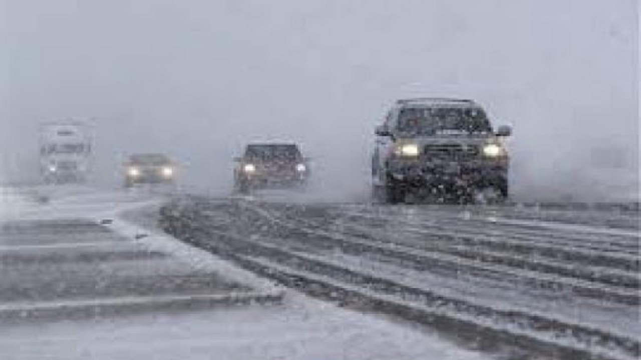 بارش برف در جاده&zwnj; های قزوین