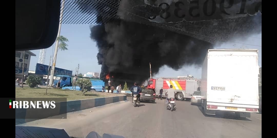 اطفای حریق تانکر سوخت در جاده ساری – نکا +فیلم