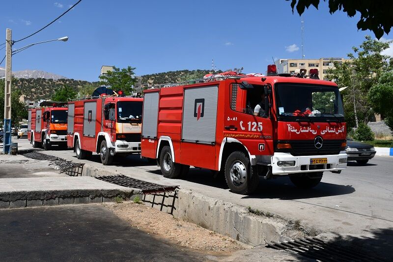 استقرار ۶ تیم آتش نشانی شهرداری تهران در یاسوج