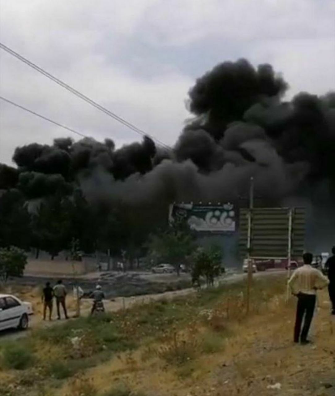 مهار آتش سوزی انبار کارخانه مواد پلاستیکی در نیشابور