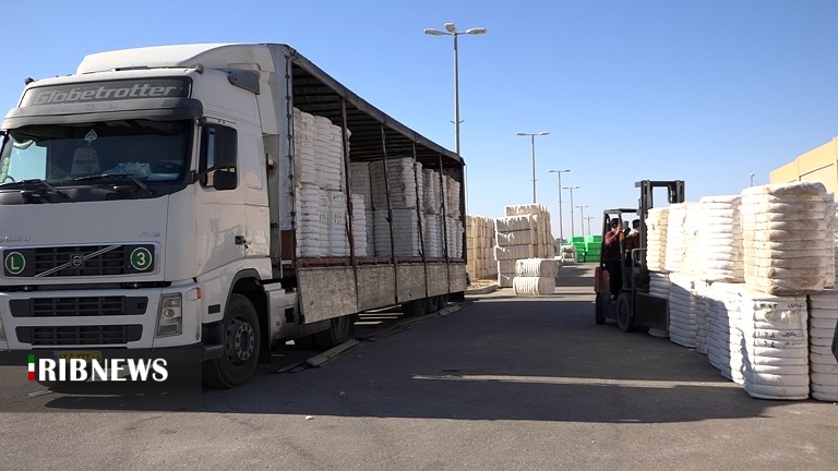 زخم قیچی واردات بر تار و پود نساجی ایران زخم قیچی واردات بر تار و پود نساجی ایران