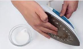 چطور اتو را با مواد ساده تمیز کنیم