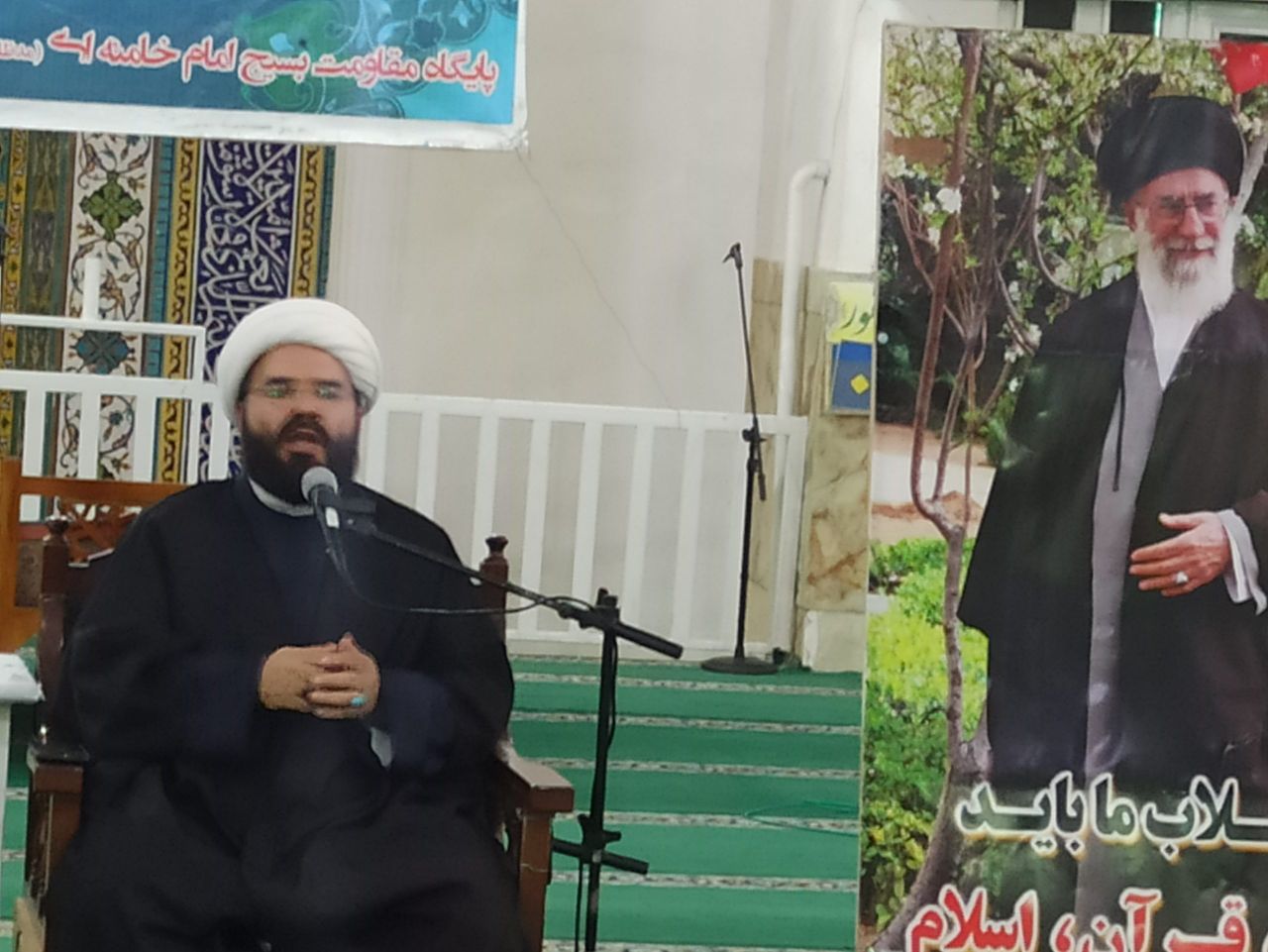 قطار انقلاب پرشتاب در مسیر خود حرکت می‌کند