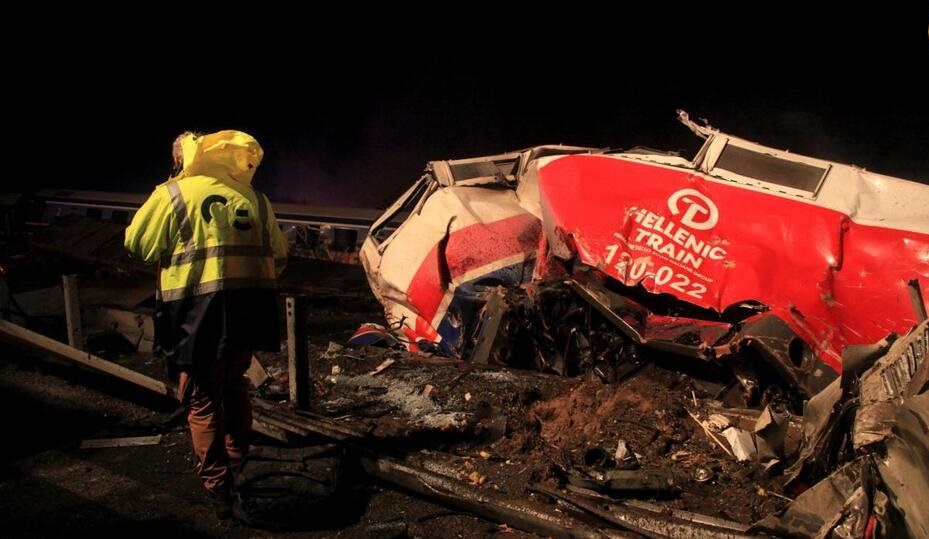 برخورد مرگبار دو قطار در یونان+ تصاویر