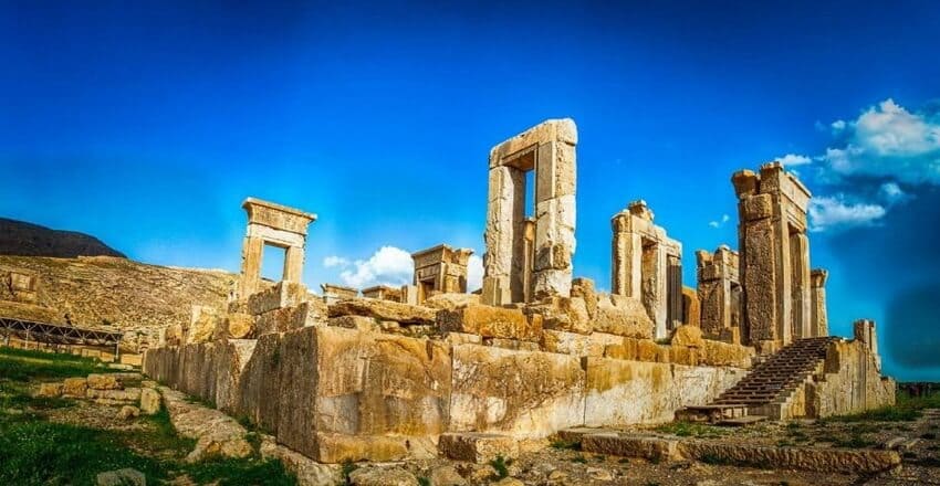 تخت جمشید شیراز؛ میراثی جهانی با شگفتیهای بیپایان تخت جمشید شیراز؛ میراثی جهانی با شگفتیهای بیپایان