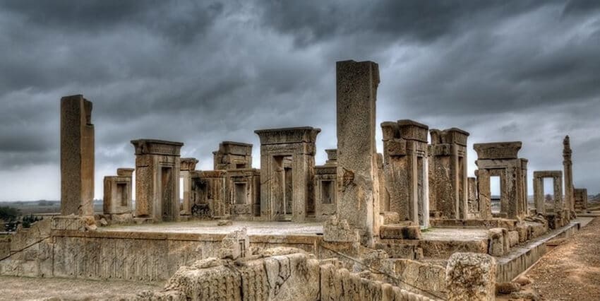 تخت جمشید شیراز؛ میراثی جهانی با شگفتیهای بیپایان تخت جمشید شیراز؛ میراثی جهانی با شگفتیهای بیپایان