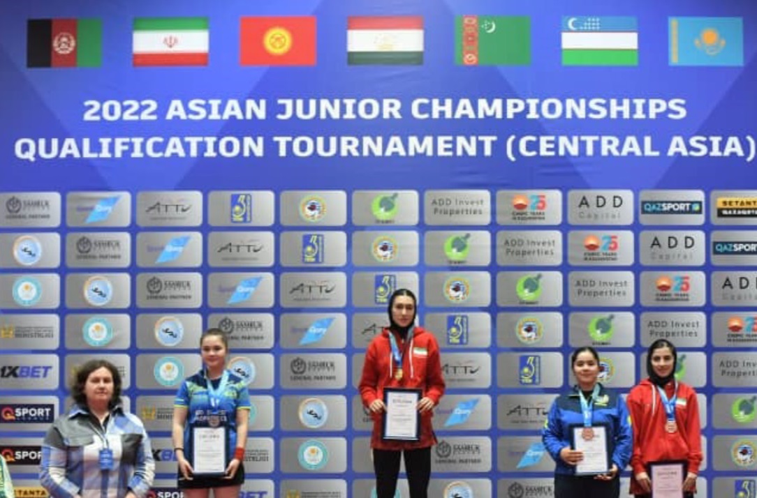 بانوی تنیسور مهابادی قهرمان مسابقات جوانان آسیای میانه بانوی تنیسور مهابادی قهرمان مسابقات جوانان آسیای میانه