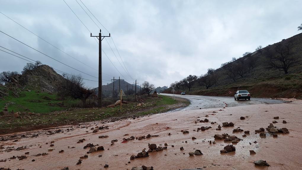 طغیان رودخانه و قطع راه ۱۰ روستای اندیکا طغیان رودخانه و قطع راه ۱۰ روستای اندیکا