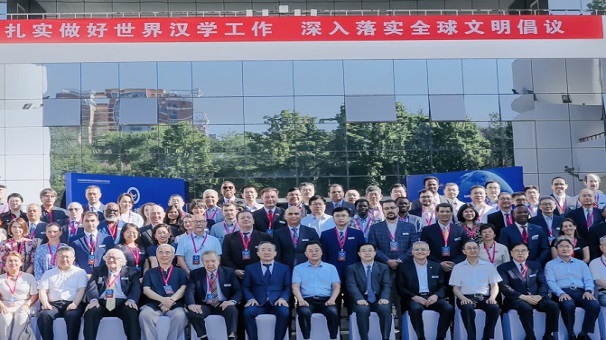 دکتر وفایی ، عضو هیأت امنای مرکز جهانی چین‌شناسی شد