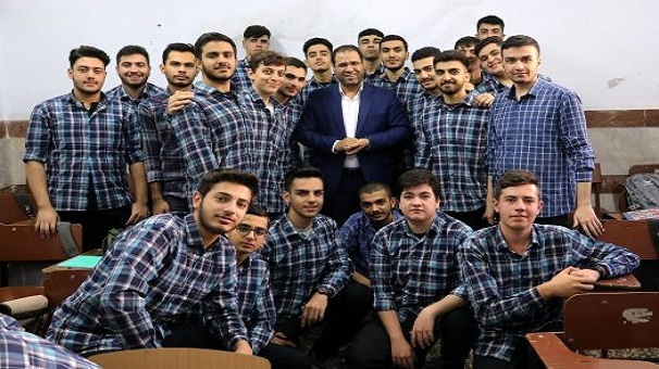 در تلاش هستیم تا هنرستان‌ها با دانشگاه شهیدرجایی ارتباط داشته باشند*