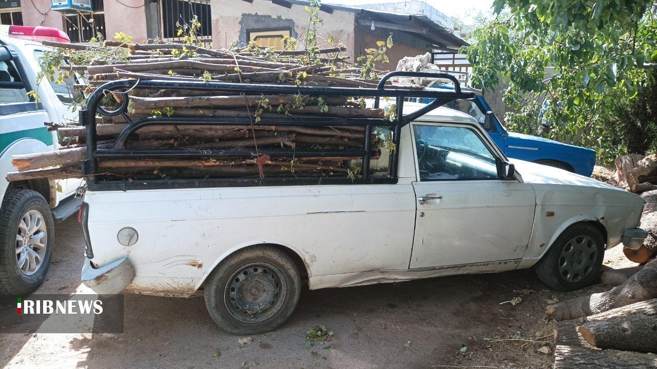 توقیف محموله چوب قاچاق در مهاباد توقیف محموله چوب قاچاق در مهاباد