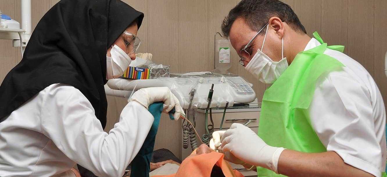 ضرورت مراجعه سالانه همه افراد به دندانپزشک ضرورت مراجعه سالانه همه افراد به دندانپزشک