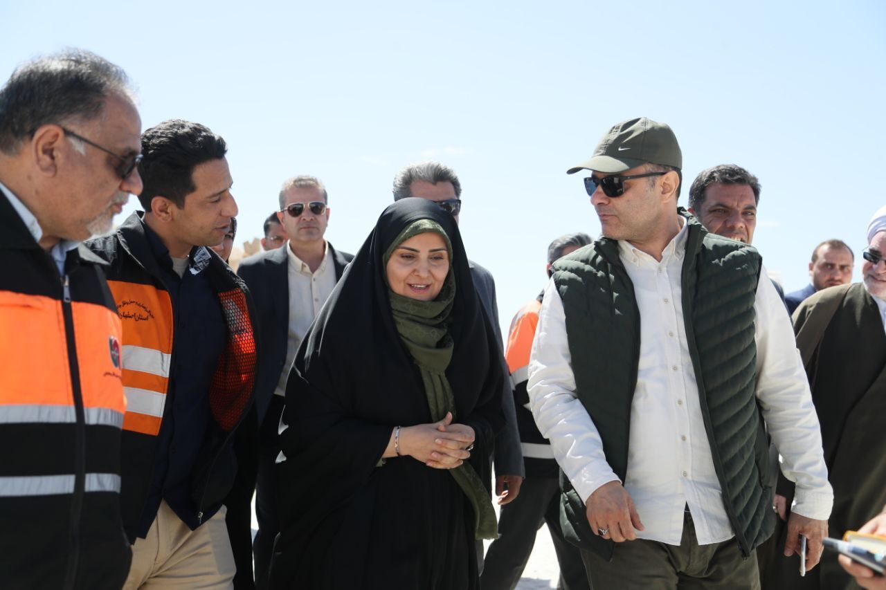 با حمایت‌های دولتی، مجتمع معدنی خور و بیابانک به قطب گردشگری تبدیل می شود