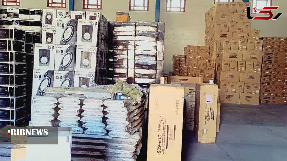 کشف ۹ هزار و ۹۹۰ میلیارد ریال کالای قاچاق در لرستان کشف ۹ هزار و ۹۹۰ میلیارد ریال کالای قاچاق در لرستان