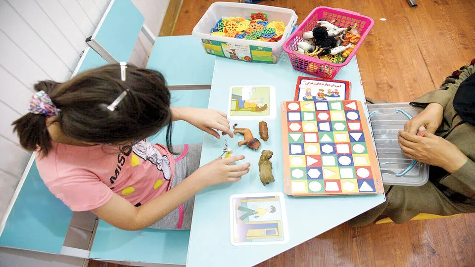 درخواست خانواده های دارای کودکان اوتیسم درخواست خانواده های دارای کودکان اوتیسم