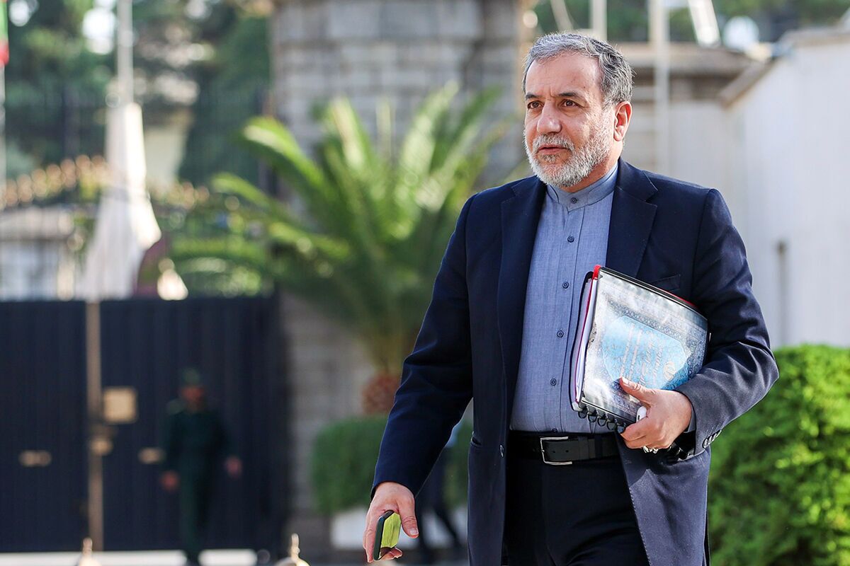 عراقچی: اظهارات ترامپ در عربستان فریبکارانه بود