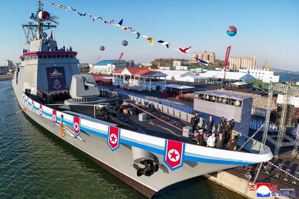 کره شمالی از ناوشکن چندمنظوره جدید رونمایی کرد