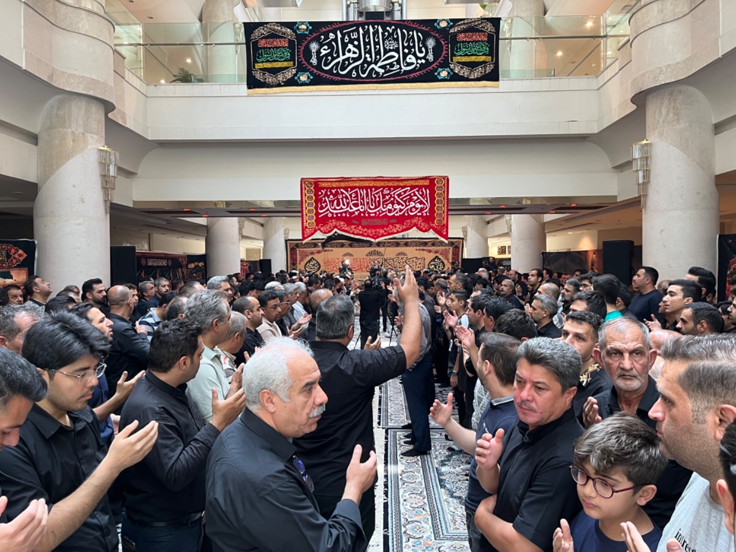 برگزاری مراسم عزاداری و گلریزان آزادی زندانیان در مشهد